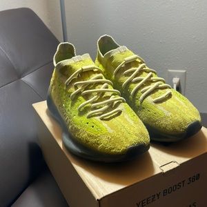 Adidas Yeezy Boost 380 hylte, size 9 1/2
